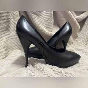 New Celine Black Leather Cutout Stiletto Heels Women’s Size 40 EU (US 9-10)